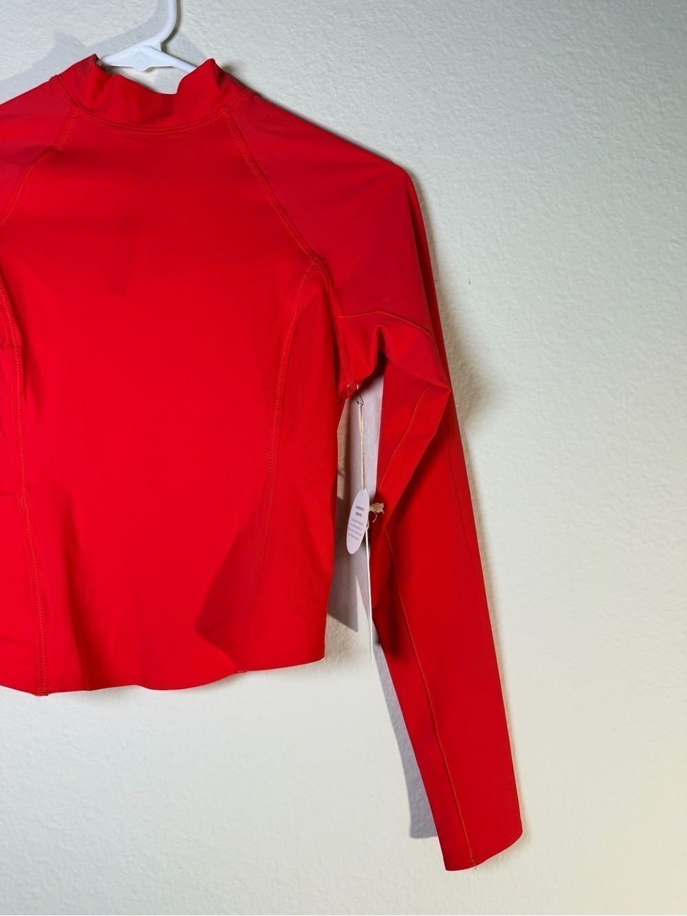 Vuori LS Crush Rashguard Bright Red NWT Mock Neck UPF Top Small - Picture 7 of 10